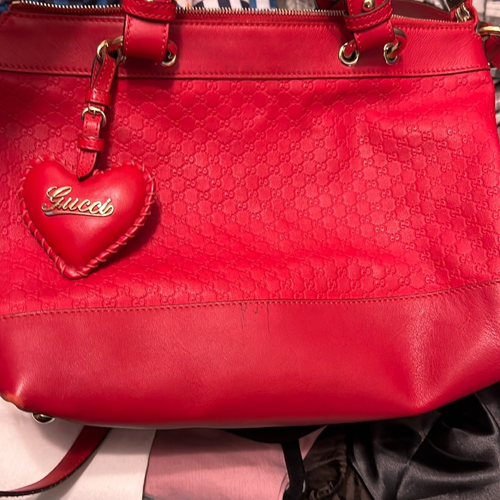 Gucci Red Shoulder Bag with Textured Design